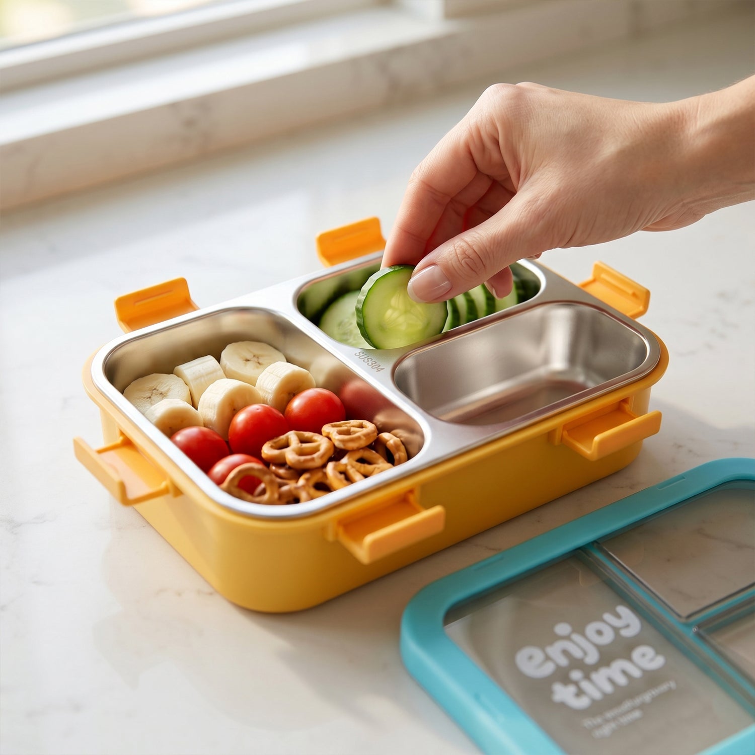 Airtight 3 Compartment Stainless Steel Lunch Box With Spoon Fork 600ml