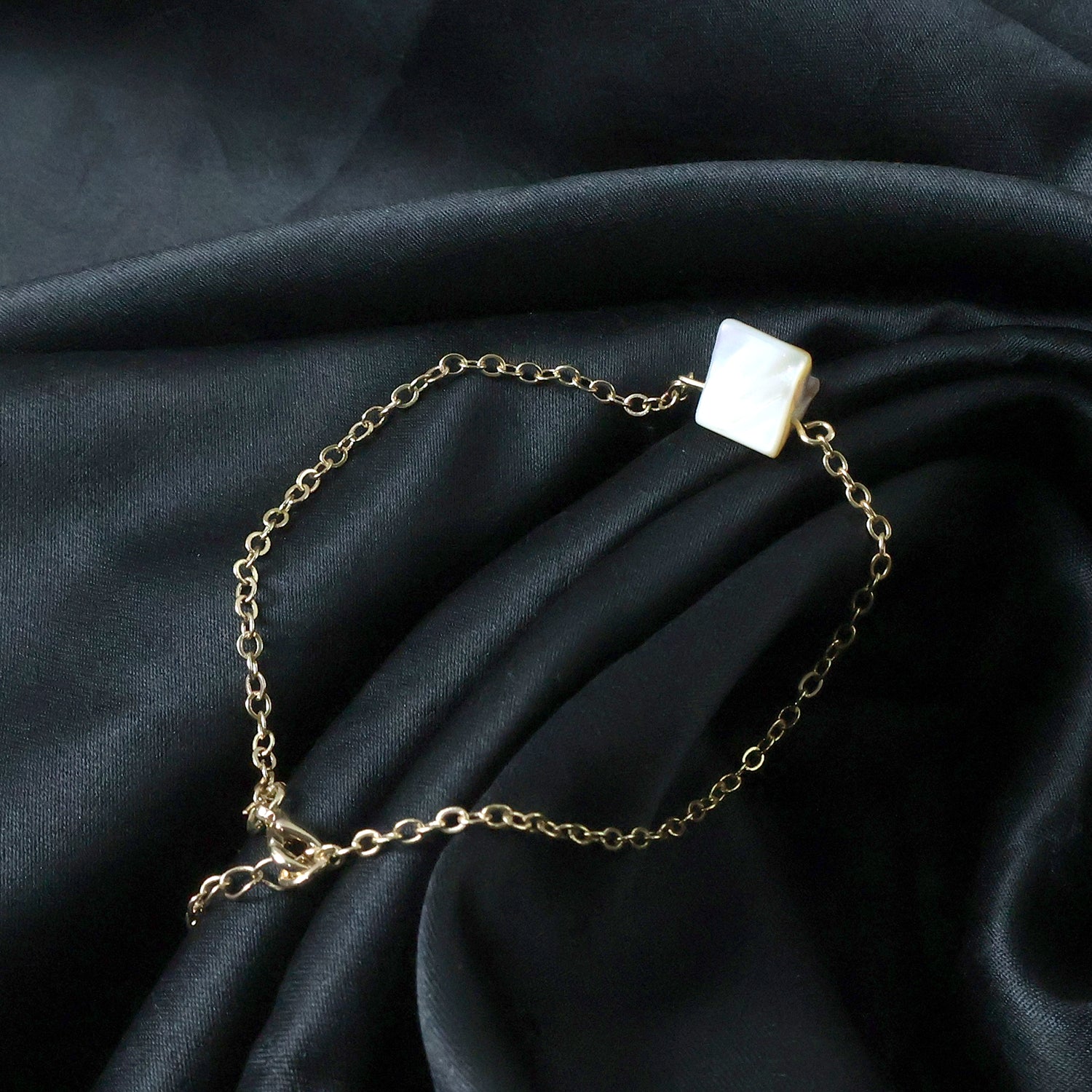 Premium Elegant Adjustable Chain Bracelet (1 Pc Mix Design)