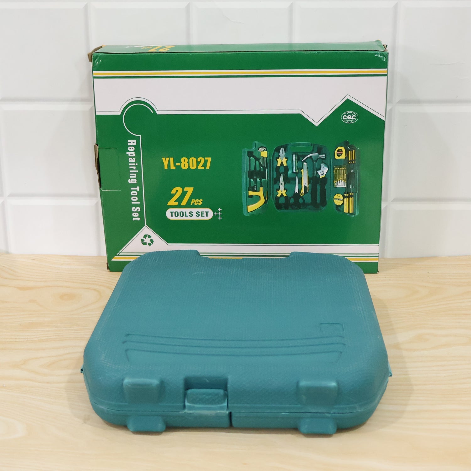 27 Pcs Home Repairing Tool Kit With Hammer Pliers Screwdrivers And Case (1 Set)